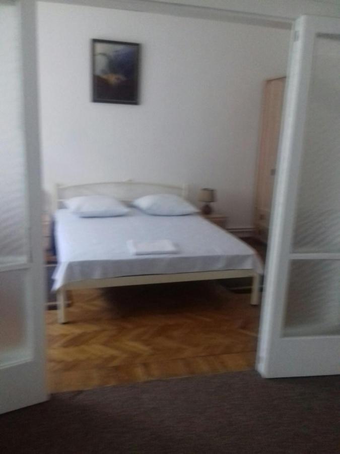 Gelena Гостьовий Двір Oezjhorod Buitenkant foto